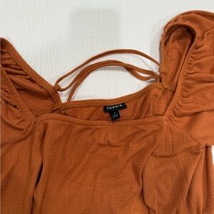 Torrid mini Cinnamon Puff Sleeve Top, size 1x lace up back